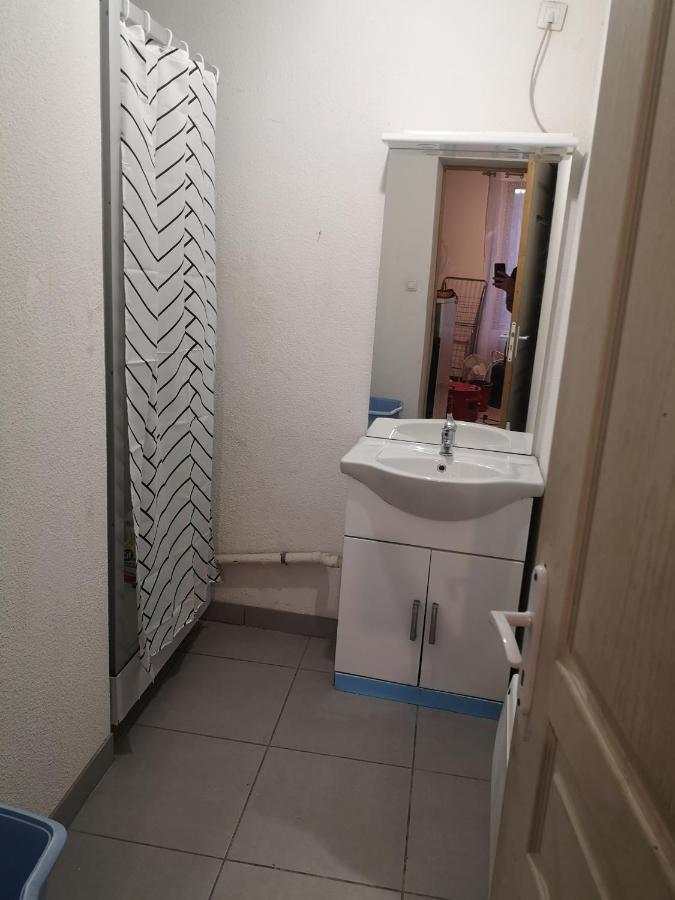 F1 1Er Etage 3 Personnes Lejlighed Aubenas Eksteriør billede